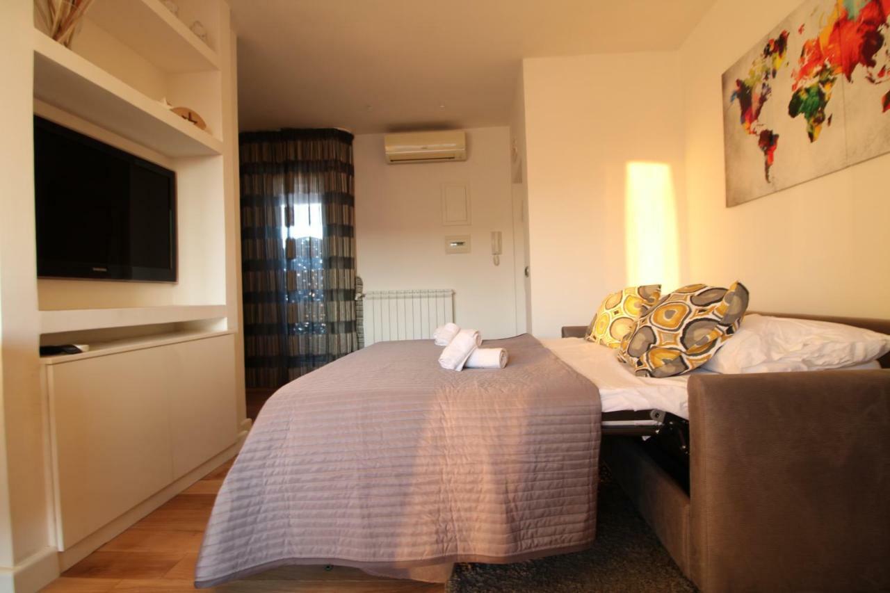 Suite Delicia Apartment - Appartamento Con Terrazza ナポリ エクステリア 写真
